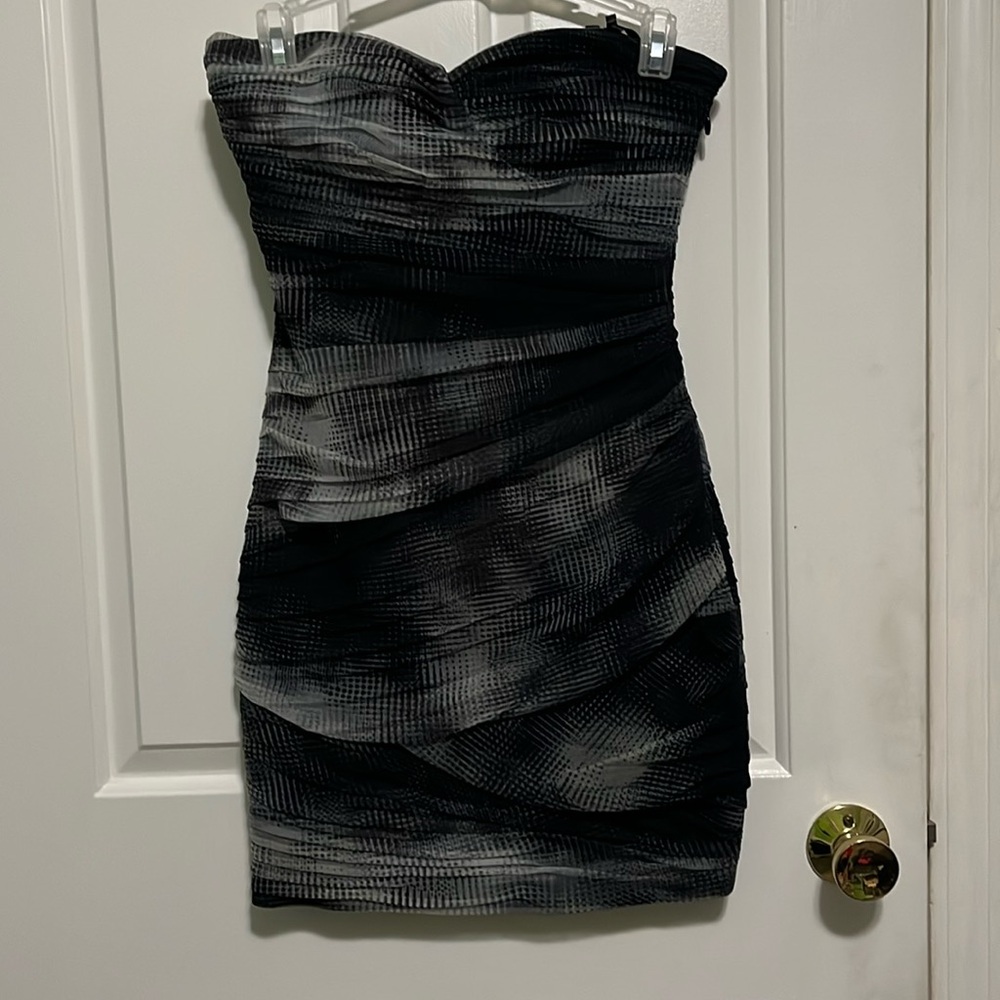 BGBG Maxazria formal short fitted dress size 2 NEW Style WINNIE